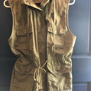 Women’s hooded vest